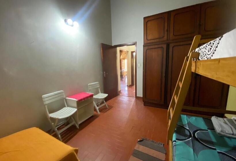 تختخواب و صبحانه Villa Morra House Iii