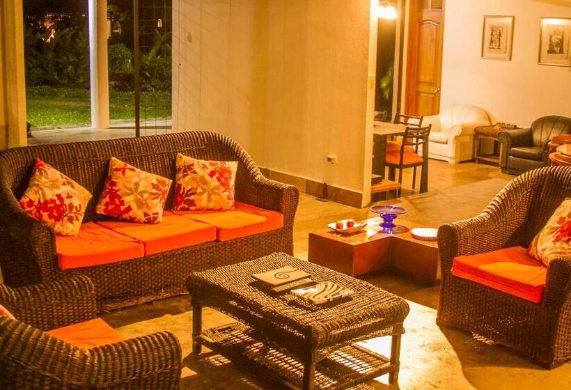 هتل Encantadora Finca Con Viñedos En Rivera Rnt 92367