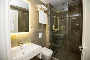 هتل Henry Resort & Spa