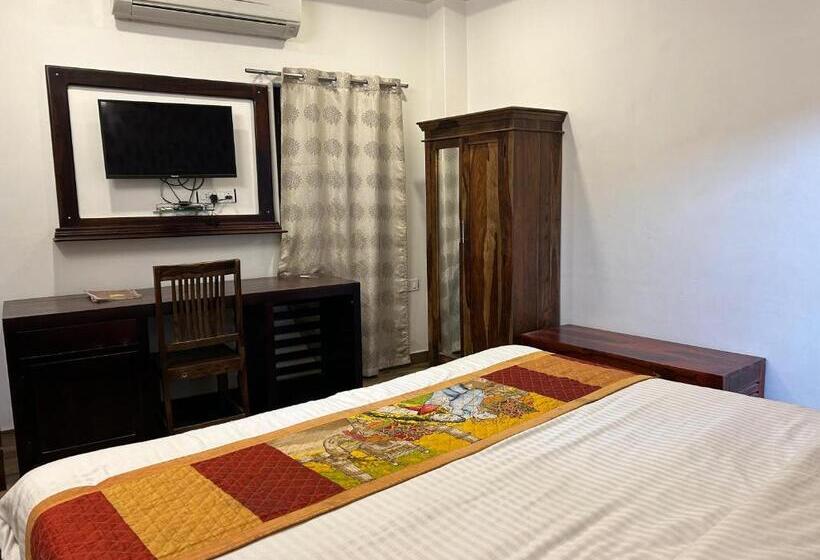 هتل Jaisal Inn   Pure Veg