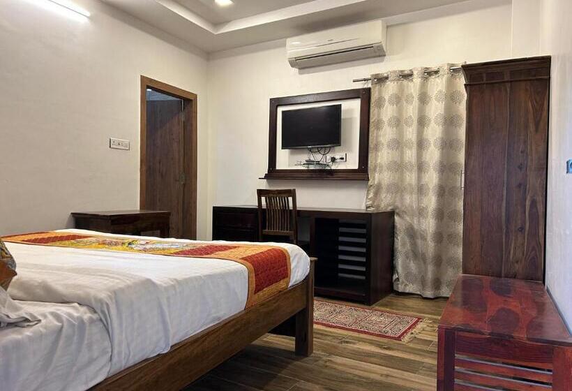 هتل Jaisal Inn   Pure Veg