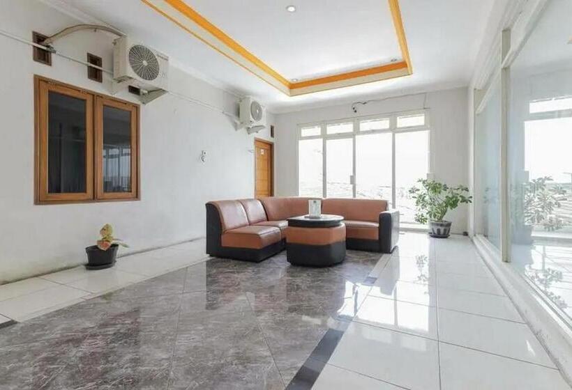 فندق Oyo 91292 Pondok Inap Shofwa 1