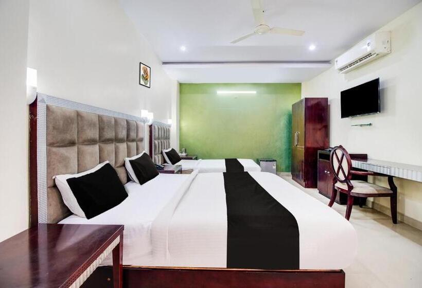 فندق Super Townhouse Gajuwaka Near Cmr Mall