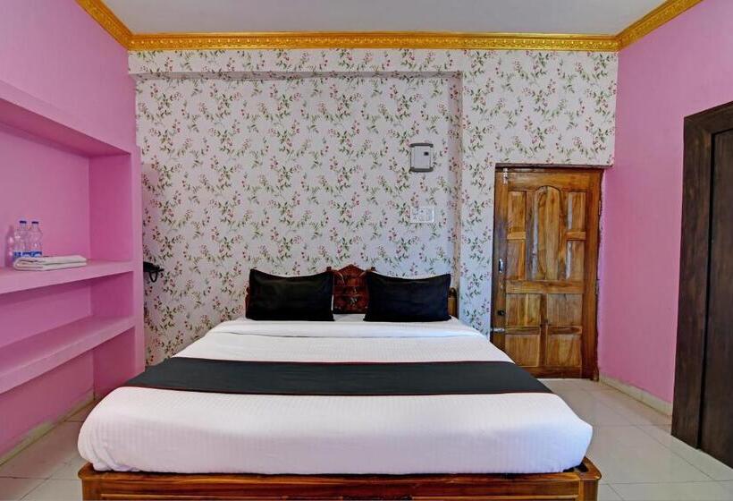 ホテル O Sri Govinda