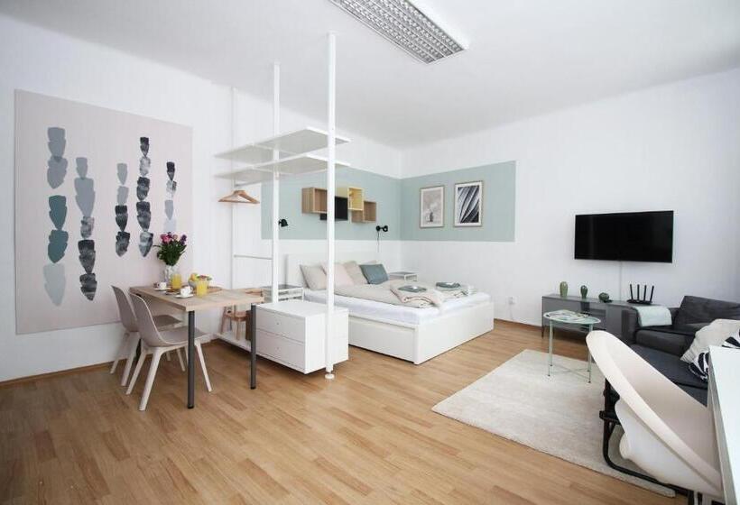 هاستل 7 Nights Apartments Dominikánské N