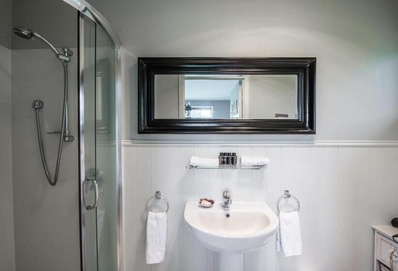 مبيت وإفطار Bycroft Lodge