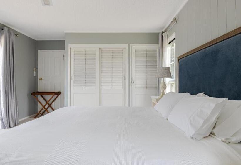 تختخواب و صبحانه Bycroft Lodge