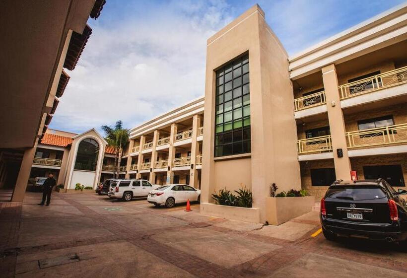 هتل Del Mar Inn Rosarito