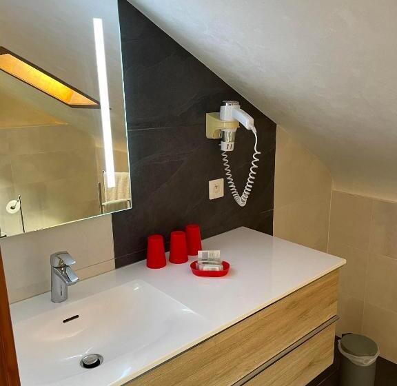 هتل La Grange Du Pape   Annexe De L Hôtel La Ferme Du Pape