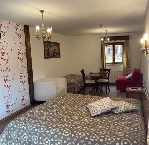 هتل La Grange Du Pape   Annexe De L Hôtel La Ferme Du Pape