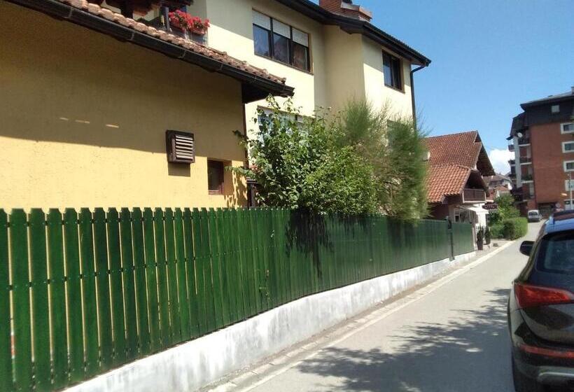 پانسیون Guest House Isidora