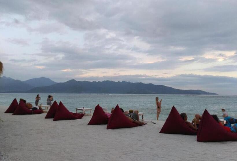 پانسیون Living Asia Sunset Resort