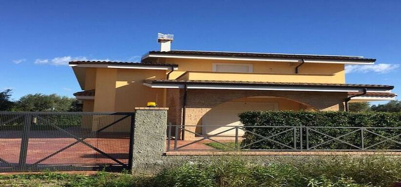 مبيت وإفطار Villa Aurelio