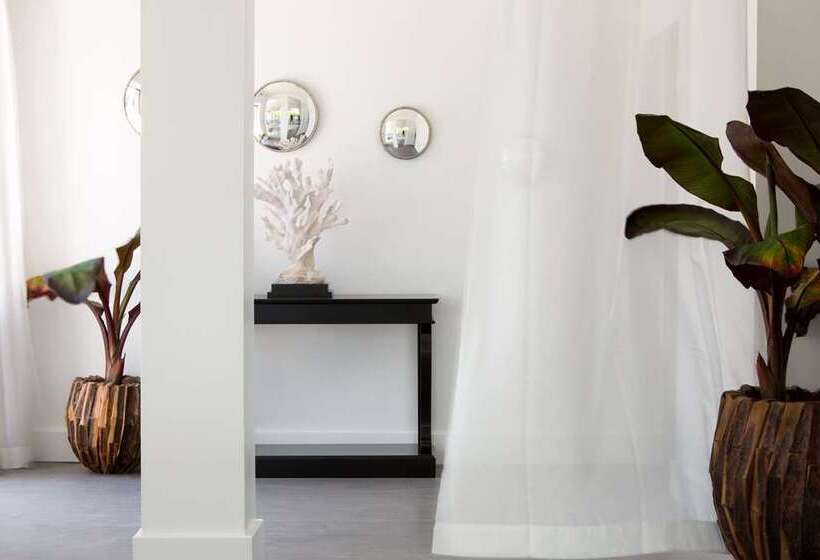 Grand Hotel Des Sablettes Plage, Curio Collection By Hilton