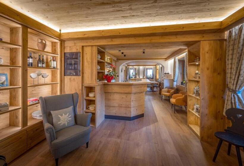 هتل Albergo Cavallino