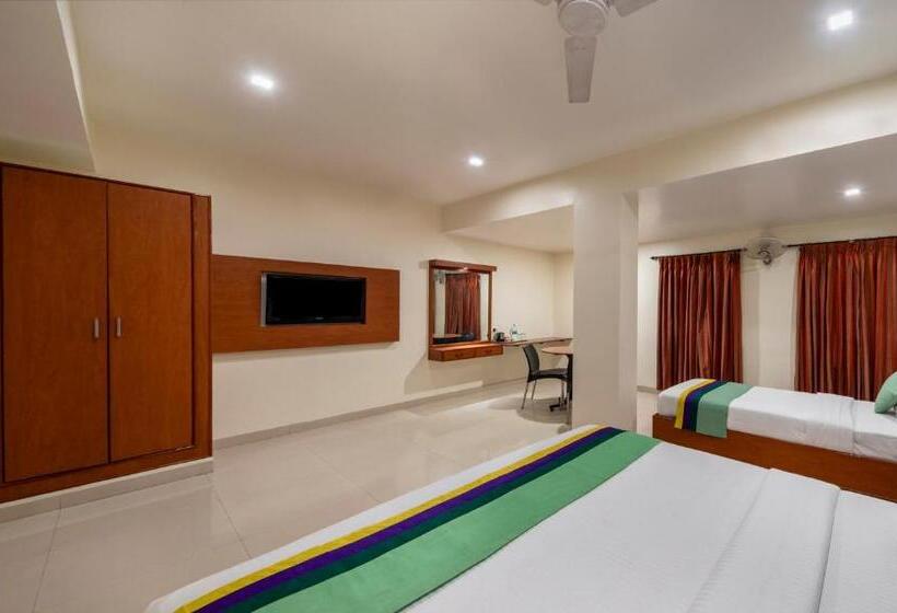 בית מלון כפרי Treebo Sam Residency