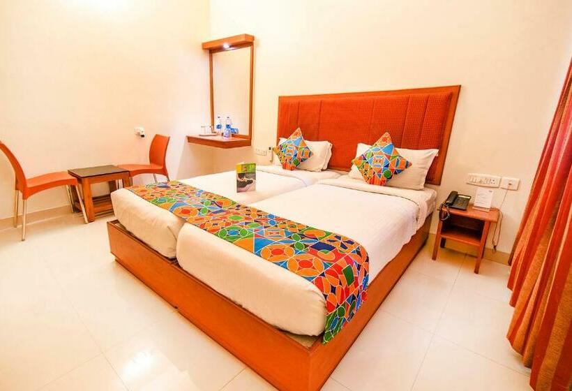 בית מלון כפרי Treebo Sam Residency