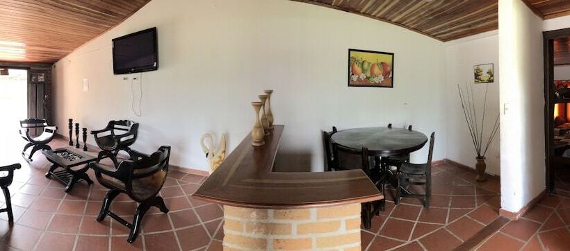 هتل La Fragata Src