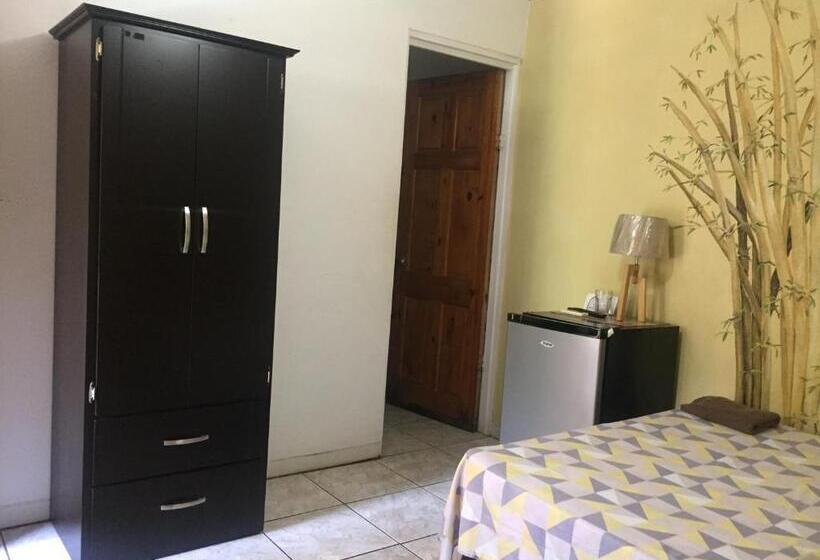 هتل Villa Prats