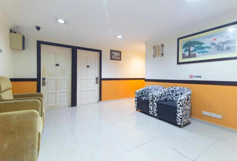 هتل Zen Rooms Basic Batu 9 Cheras