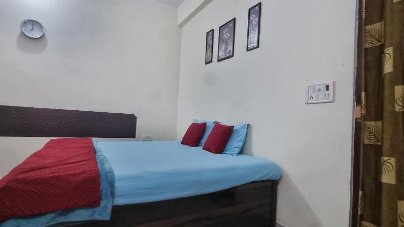 בית מלון כפרי Mahadev Apartments By Around Stays
