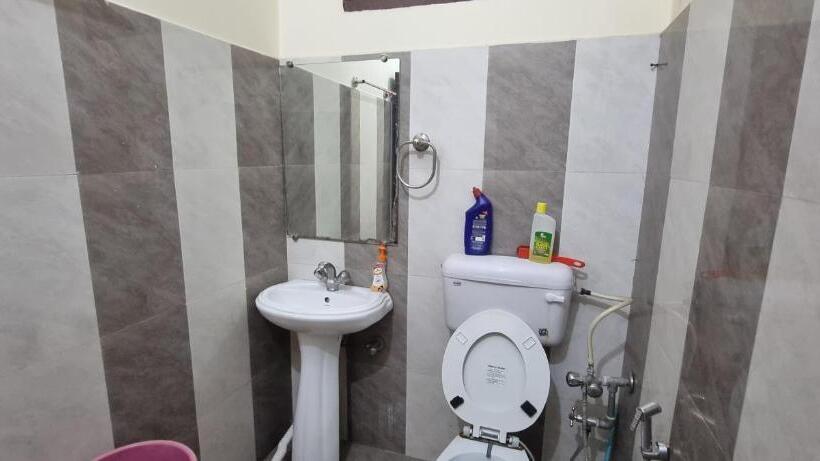 בית מלון כפרי Mahadev Apartments By Around Stays