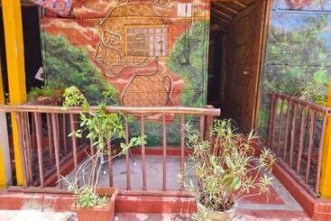پانسیون Temple Side Cottage