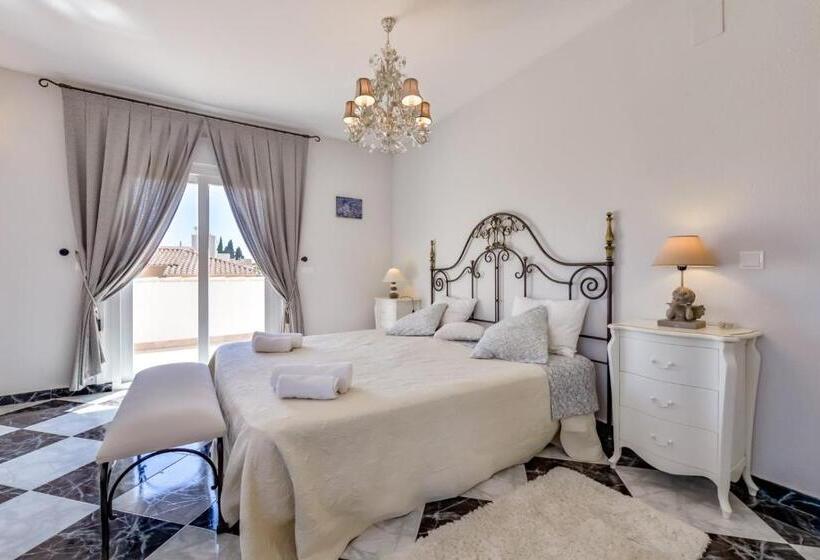 پانسیون Villa Fortuna   Apartamentos у Estudios Para Vacaciones Con Piscina Común, Calpe