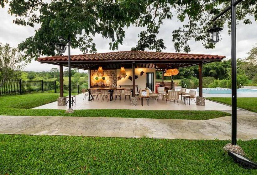 هتل Finca Tesorito