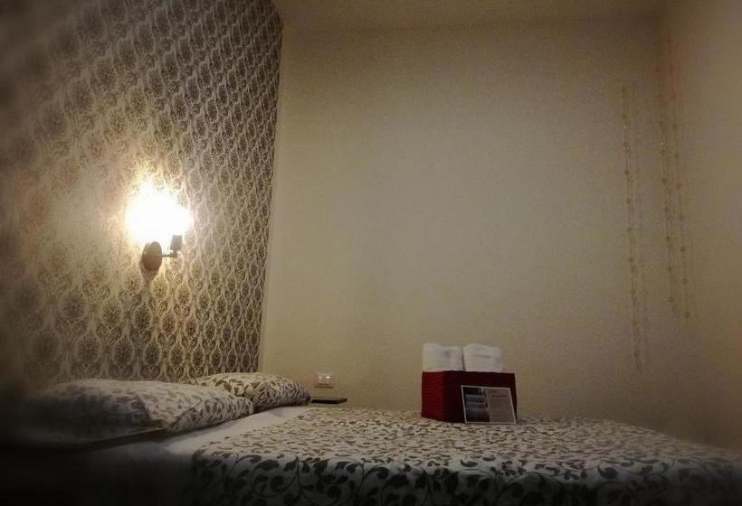 تختخواب و صبحانه House Of Trento