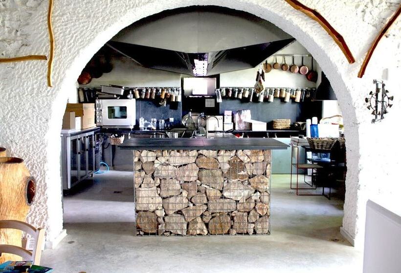 تختخواب و صبحانه Domaine Regis Freres