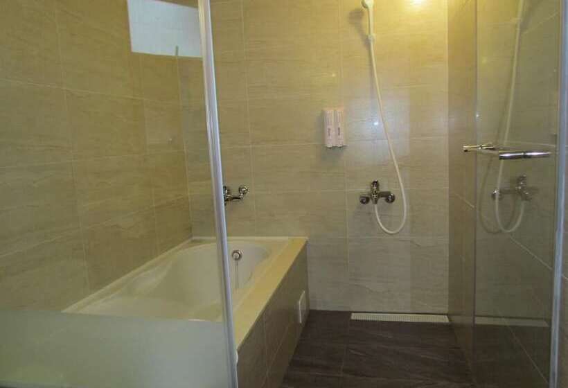 تختخواب و صبحانه Kyufun Komachi