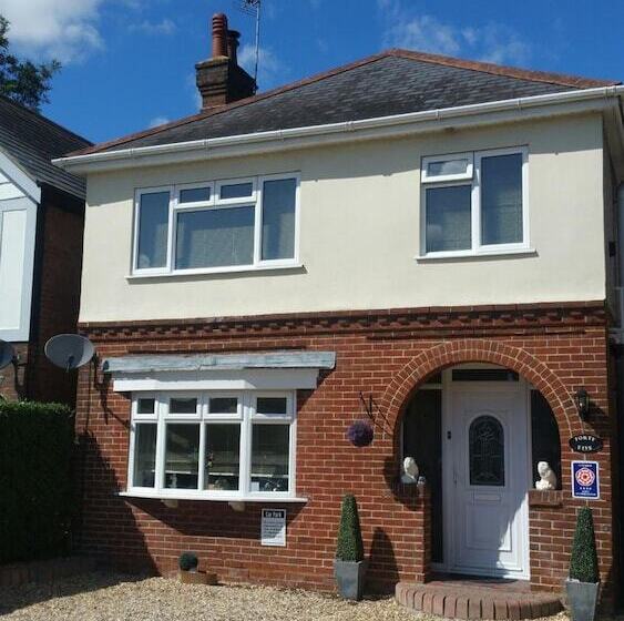 민박 Wimborne Lodge