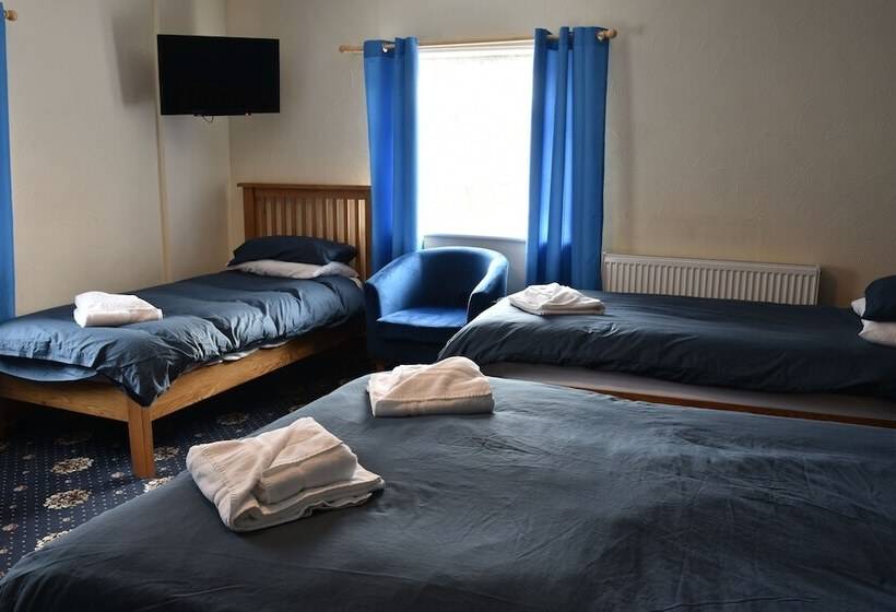 Hotel Dinorben Arms