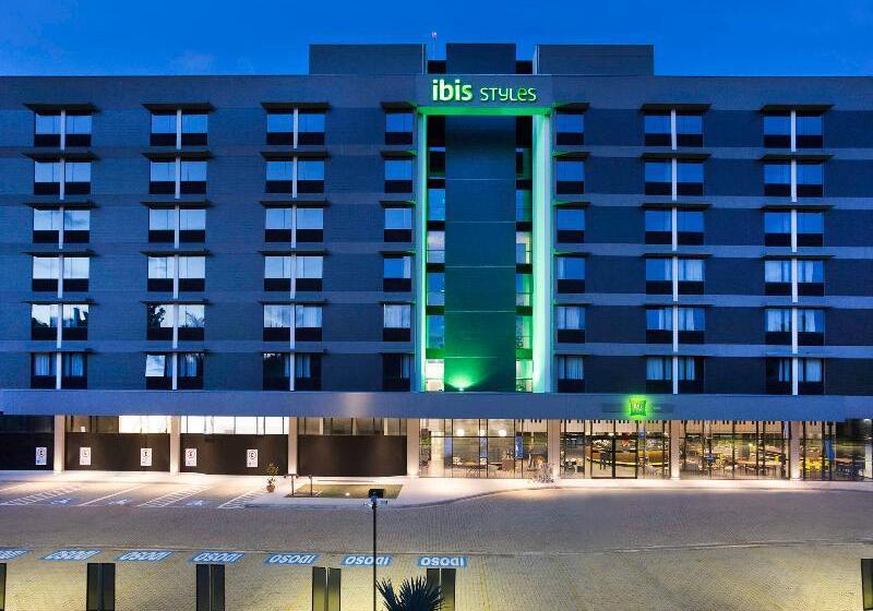 هتل Ibis Styles Taubate