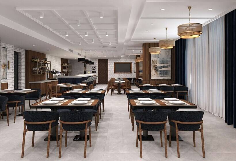 ホテル Doubletree By Hilton Suites Trabzon Yomra