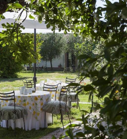 مبيت وإفطار Antico Casale Spezia Pelagalli