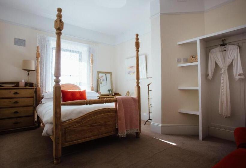 تختخواب و صبحانه Tom Blake House