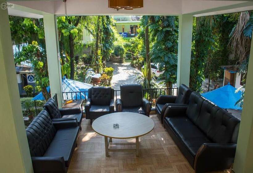 تختخواب و صبحانه Yeti Guest House