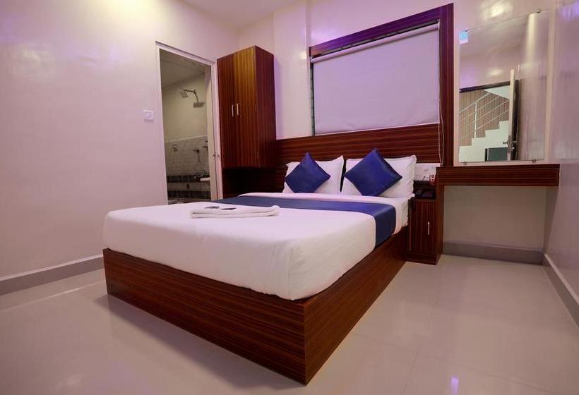 ホテル Fab Blue Orchid Railway Station