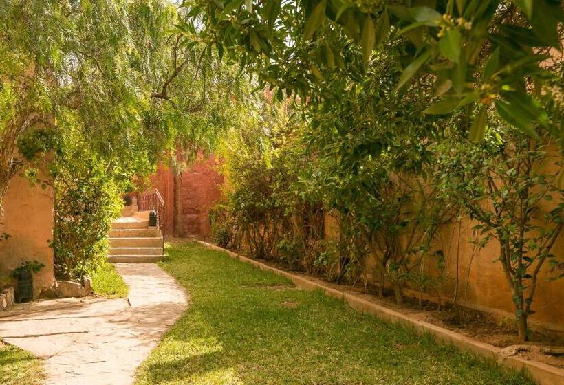 هتل De Charme Les 3 Chameaux 4 étoiles