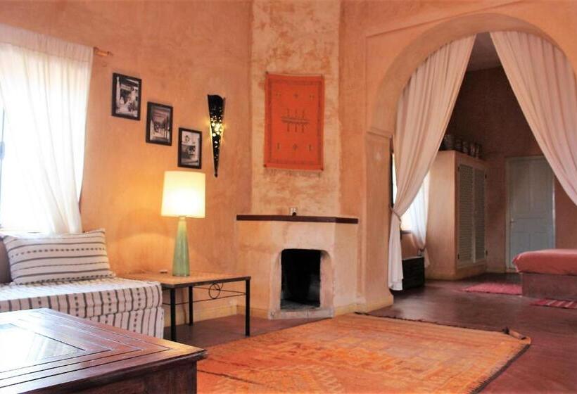 هتل De Charme Les 3 Chameaux 4 étoiles