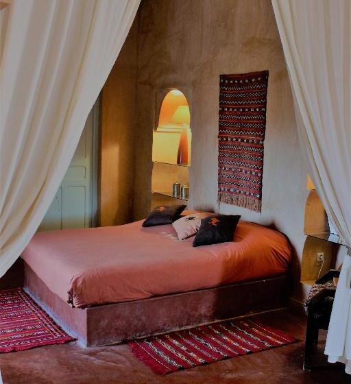 هتل De Charme Les 3 Chameaux 4 étoiles