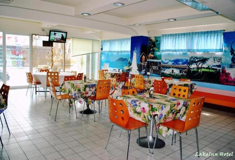 هتل Lake Inn