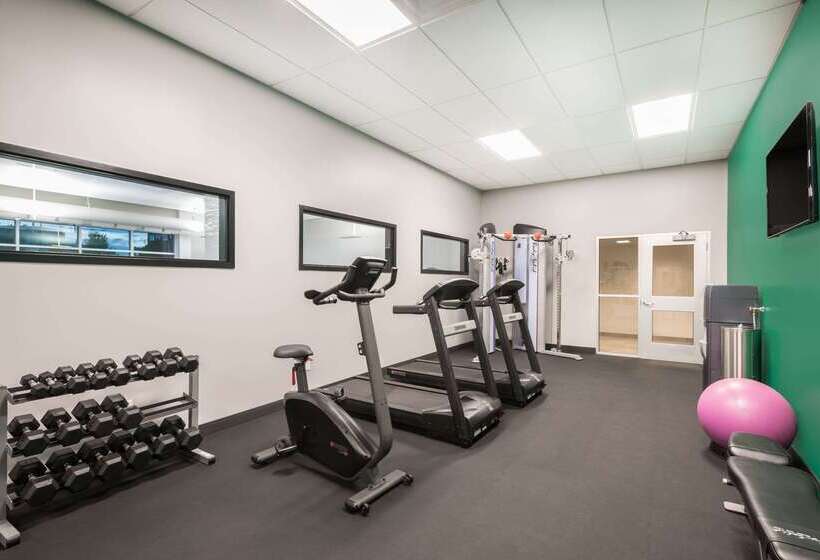 هتل Wingate By Wyndham Dieppe Moncton