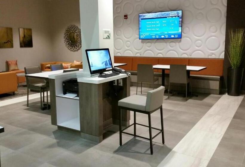 هتل Wingate By Wyndham Dieppe Moncton