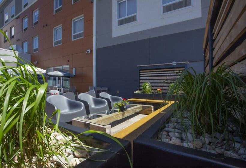 هتل Wingate By Wyndham Dieppe Moncton