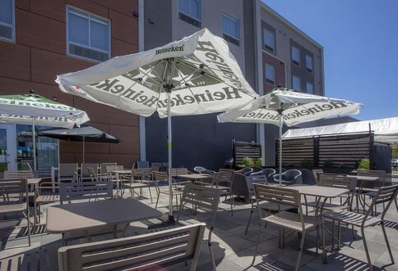 هتل Wingate By Wyndham Dieppe Moncton