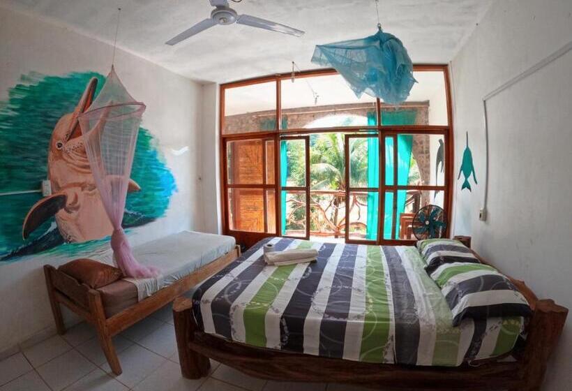 Lobo Hostel   Rurrenabaque