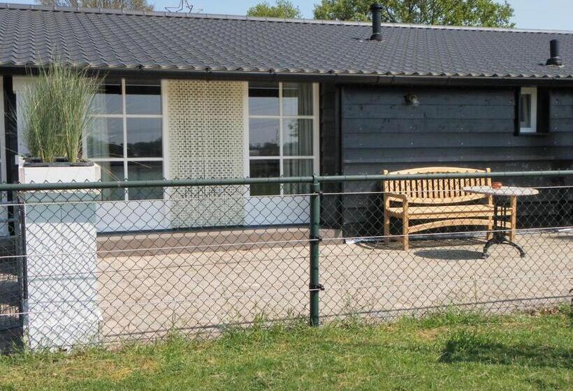 Bed and Breakfast De Turfstaeker